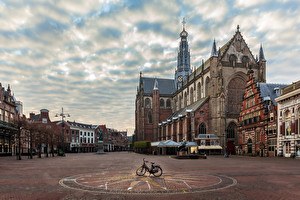 Haarlem Market Square & Cathedral